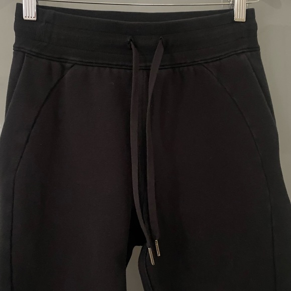 Lululemon black Scuba sweatpants EUC - 4 - Picture 4 of 13